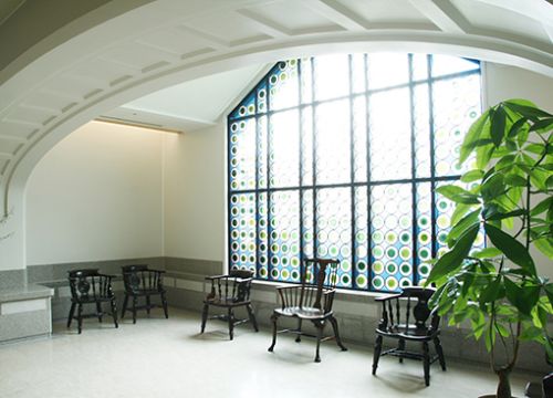 ステンドグラス「木漏れ日の発想」