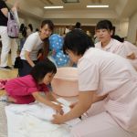 赤ちゃんの沐浴体験