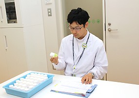 臨床研究薬剤室
