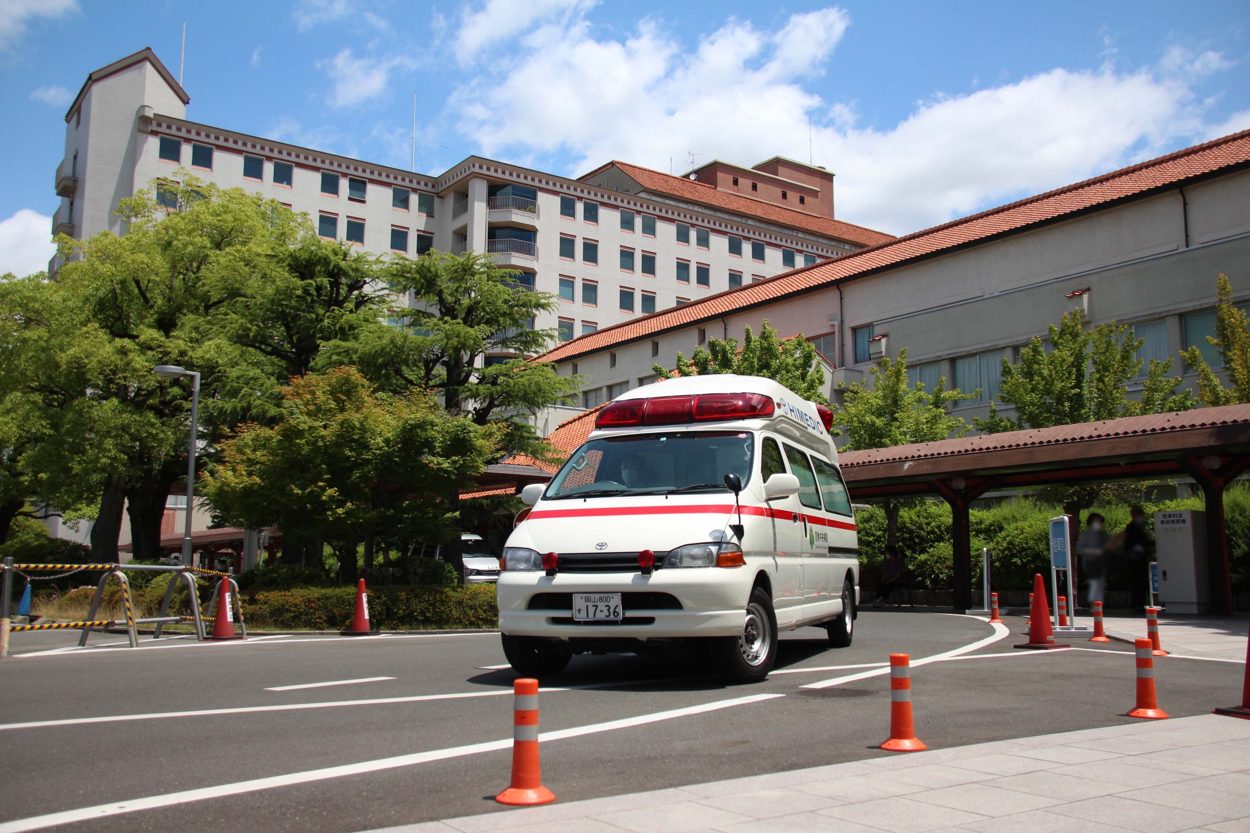 患者さんを救うために17年で7 000件以上出動 34万kmを走り続けたドクターカー買い替えへのご寄付をお願いします 倉敷中央病院webマガジン Kch Times